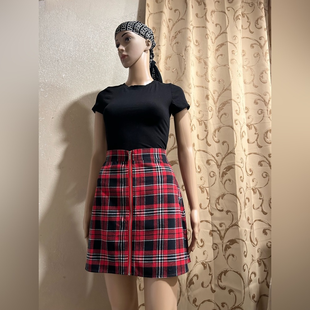 FSR, Womens’s Red & Black Plaid Mini Skirt, US Size M